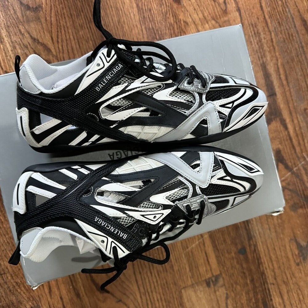 BALENCIAGA Low-Top Logo Sneaker Shoes DRIVE White Black Gray Silver Size 9M
